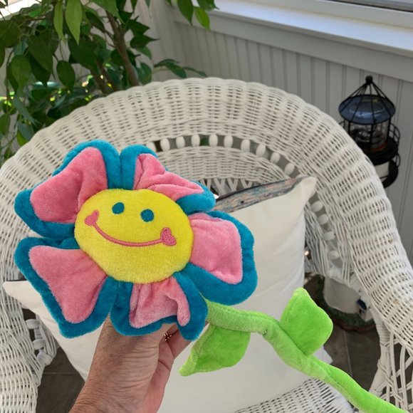 Plush Flower with Bendable Stem - Picture 6 of 6